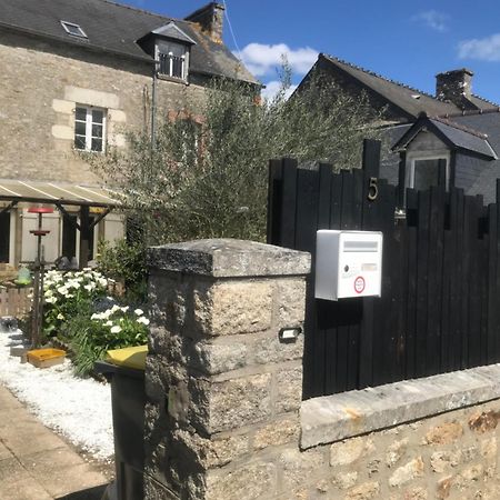 Charmante Maisonnette Proximite Cite Medievale Et Bords De Rance Dinan Exteriör bild