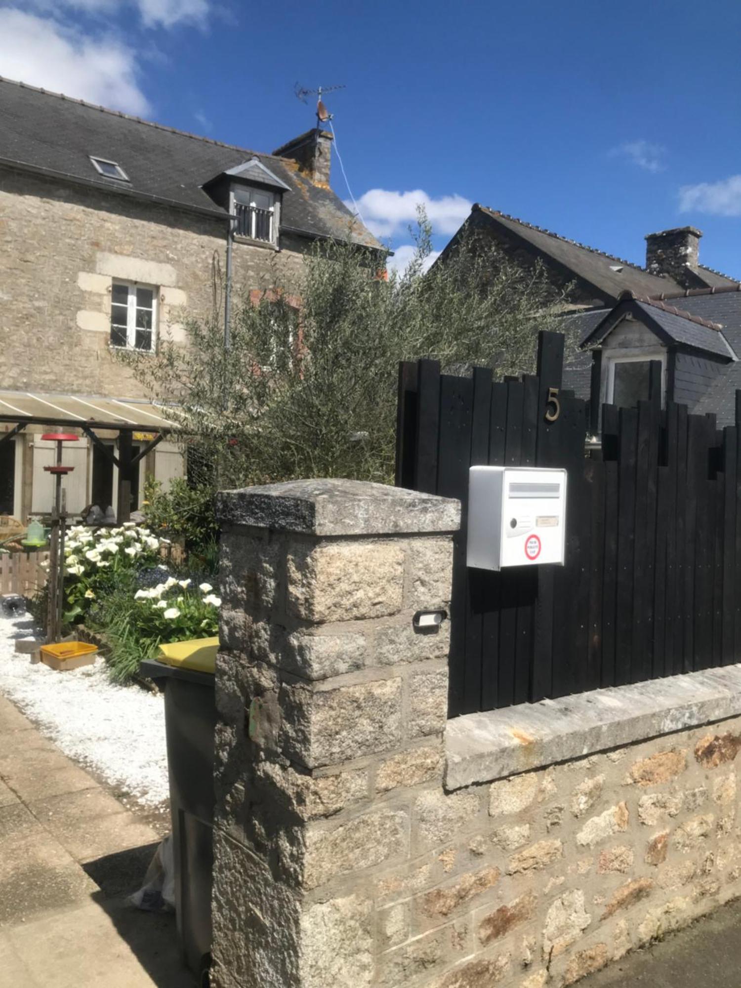 Charmante Maisonnette Proximite Cite Medievale Et Bords De Rance Dinan Exteriör bild